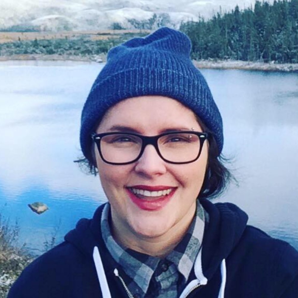 Meet your Posher, Holli